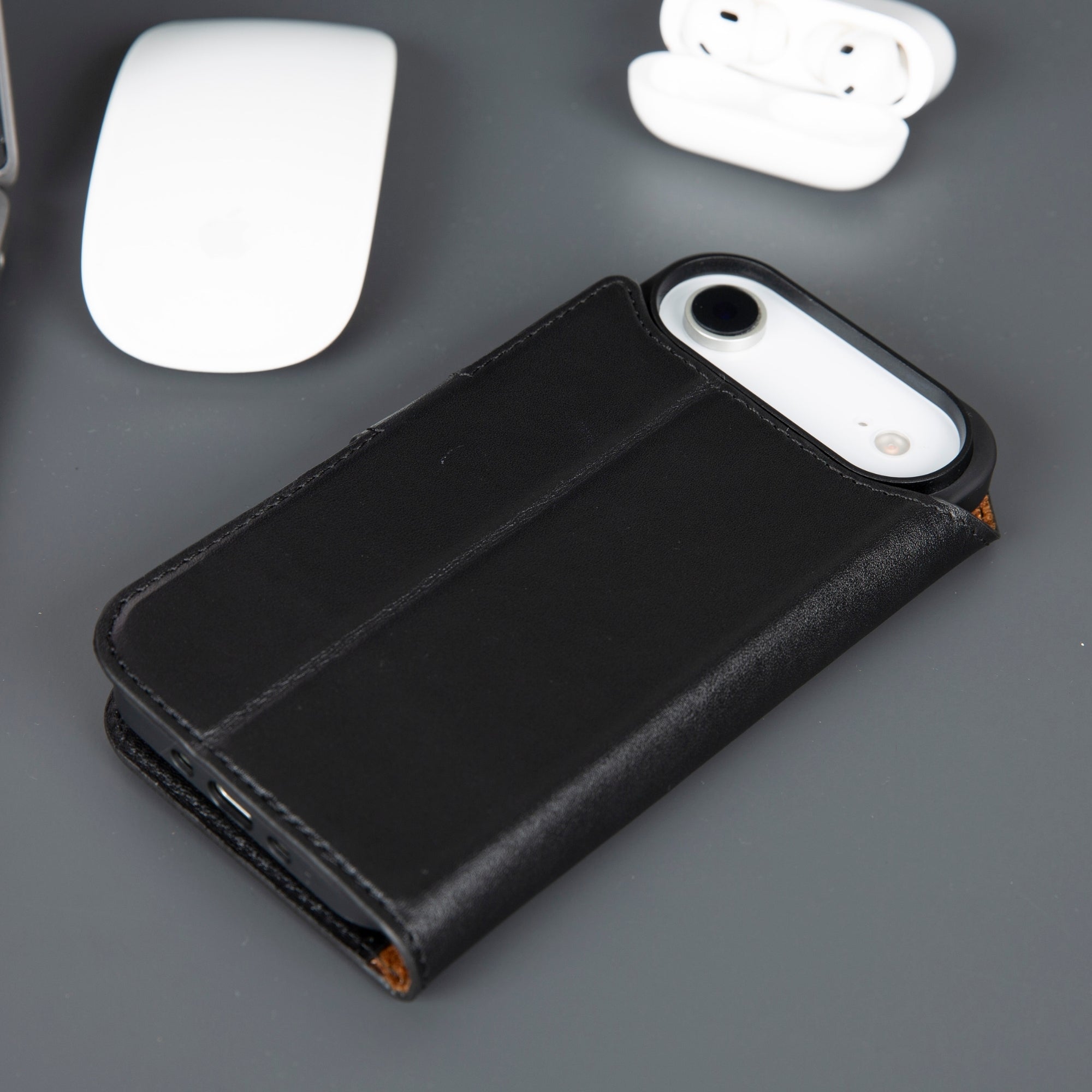 Casper iPhone 17 Air Leather Wallet Case – MagSafe Compatible-1